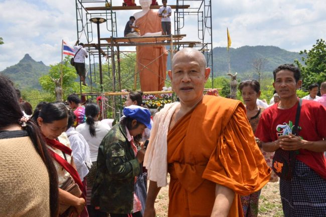 กาญจนบุรี – ศิษย์หลวงพ่ออุตตมะกับพลังศรัทธาที่ไม่เสื่อมคลาย!! วัดเสาหงส์ ร่วมกับชาวไทย ชาวมอญ