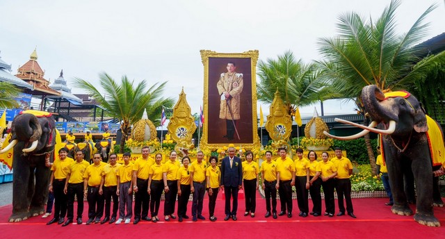 สวนนงนุชพัทยา จัดขบวนแห่เเฉลิมพระเกียรติ เนื่องในโอกาสวันเฉลิมพระชนมพรรษาพระบาทสมเด็จพระวชิรเกล้าเจ้าอยู่หัว อย่างยิ่งใหญ่