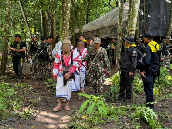 กาญจนบุรี – คืบหน้า…หน.อุทยานฯเขื่อนศรีฯ นำกำลังย้อนรอยตรวจค้นชุมชนลัทธิประหลาด รวบลูกษ์ฤาษีลาโก ได้เพิ่ม 2 ราย สารภาพหลบบนสันเขา ก่อนฤาษีลาโก โดนรวบ 