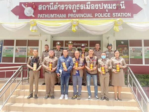 ปทุมธานี รองผู้บัญชาการ ภาค 1 ตรวจเยี่ยมสร้างขวัญและกำลังใจ เจ้าหน้าที่ตำรวจ สภ.เมืองปทุมธานี