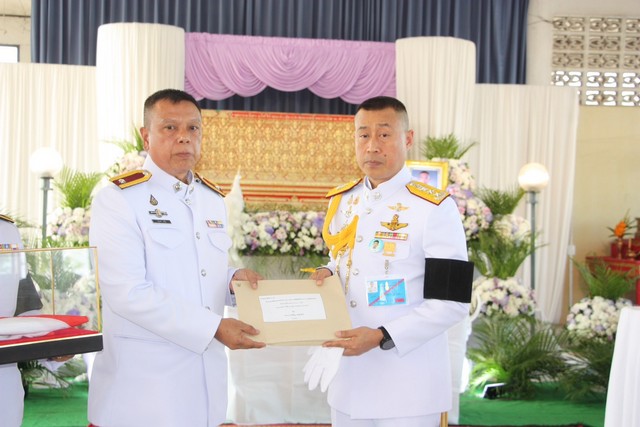 พระราชทานเพลิง ตชด.พลีชีพ จากเหตุคนร้ายลอบวางระเบิด มอบธงไตรรงค์ สดุดีความกล้าหาญและเสียสละเพื่อประเทศชาติ