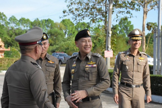 ผบ.ตร.เยี่ยมบำรุงขวัญตำรวจทุ่งลุง สงขลา เน้นย้ำประสิทธิภาพการปฏิบัติหน้าที่ เข้าถึงประชาชนสร้างความเชื่อมั่น ศรัทธา