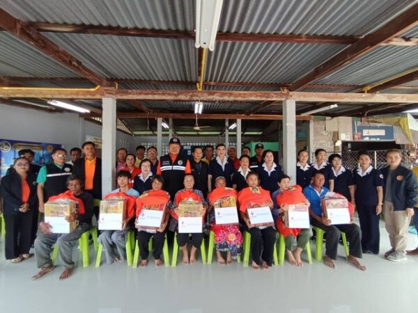 อำนาจเจริญ เหล่ากาชาดจังหวัด มอบสิ่งของช่วยเหลือผู้ประสบ วาตภัย จากพายุคาจิกิพัดถล่ม บ้านเรือนเสียหาย เป็นจำนวนมาก