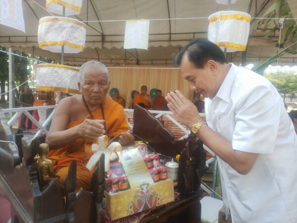 จ.ราชบุรี/พุทธศาสนิกชนพร้อมใจทำบุญใหญ่เททองหล่อพระศรีสัมพุทธมหามุนีนารถ