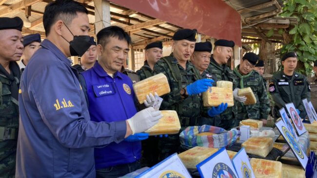 จังหวัดเชียงใหม่ จับหนึ่งล้านห้าแสนเม็ดขบวนการขนยาเสพติดคาด่านตรวจ