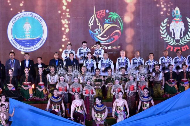 สุราษฎร์ธานี-ปิดฉากยิ่งใหญ่ “สุราษฎร์ธานีเกมส์” ปลัดท่องเที่ยวและกีฬาฯ ชูพลังกีฬา พัฒนาคน สร้างเศรษฐกิจ พร้อมส่งไม้ต่อ “สุรินทร์เกมส์” ปี 2570