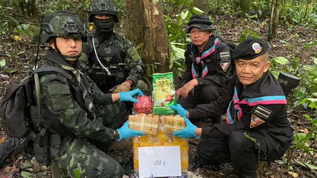 จังหวัดเชียงใหม่ ทหารยิงปะทะสนั่นป่าขนยาบ้าดับ 2 ศพส่งยาบ้าข้ามชายแดน ขบวนการลักลอบขนยาบ้าข้าม