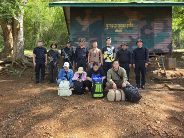 จันทบุรี  ทหารรวบพนักงานเว็บพนัน หนีการกวาดล้าง  เข้าประเทศไทย  ทางช่องทางธรรมชาติ