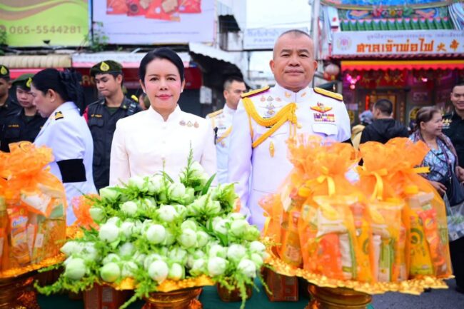 จ.นครราชสีมา จัดพิธีน้อมรำลึกและทำบุญตักบาตร ถวายเป็นพระราชกุศล 